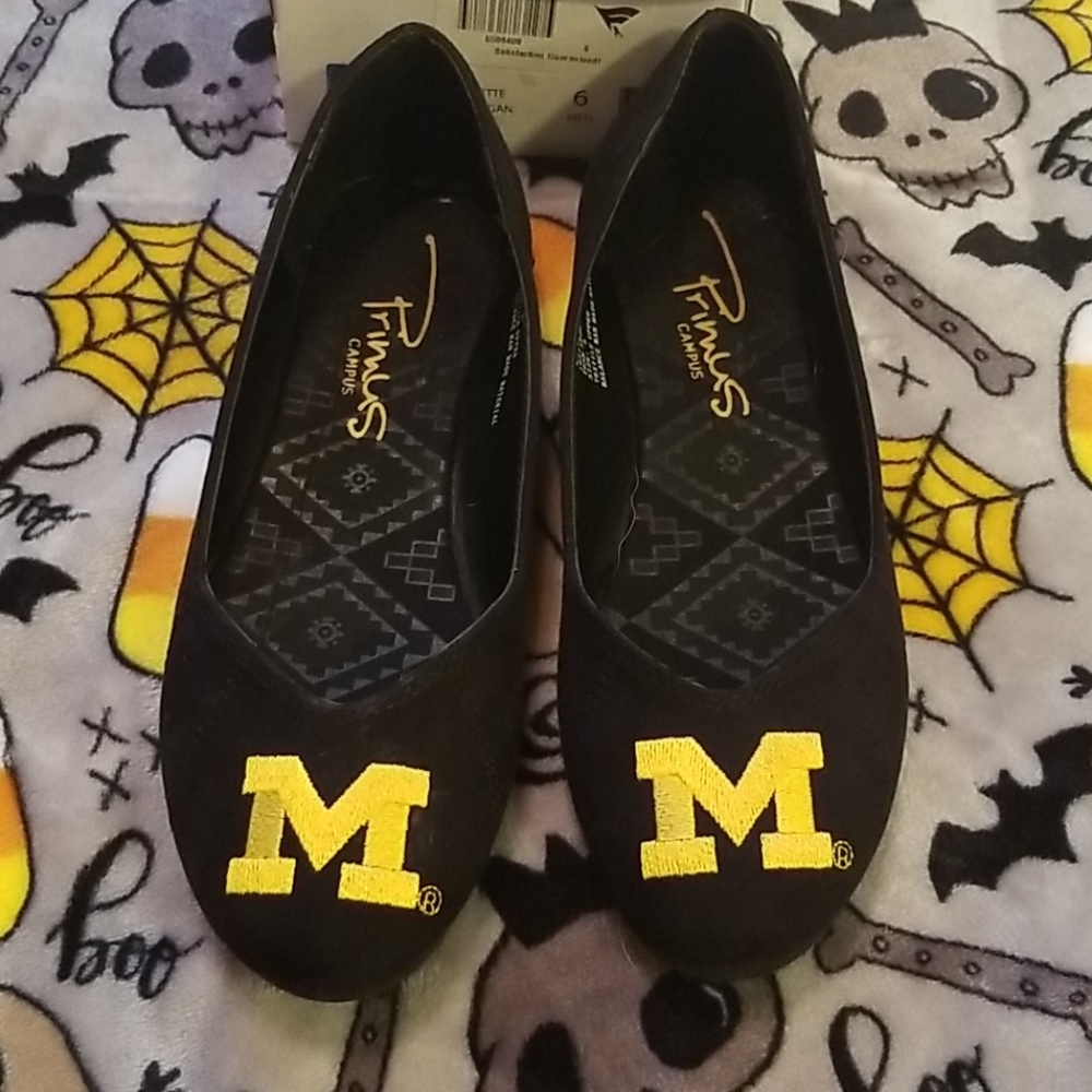 Women's University of Michigan Flats 6 NEW In Box
